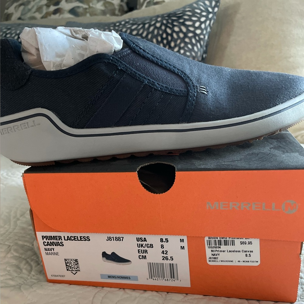 Men’s Merrell 8.5 Canvas Slip On in Navy and White